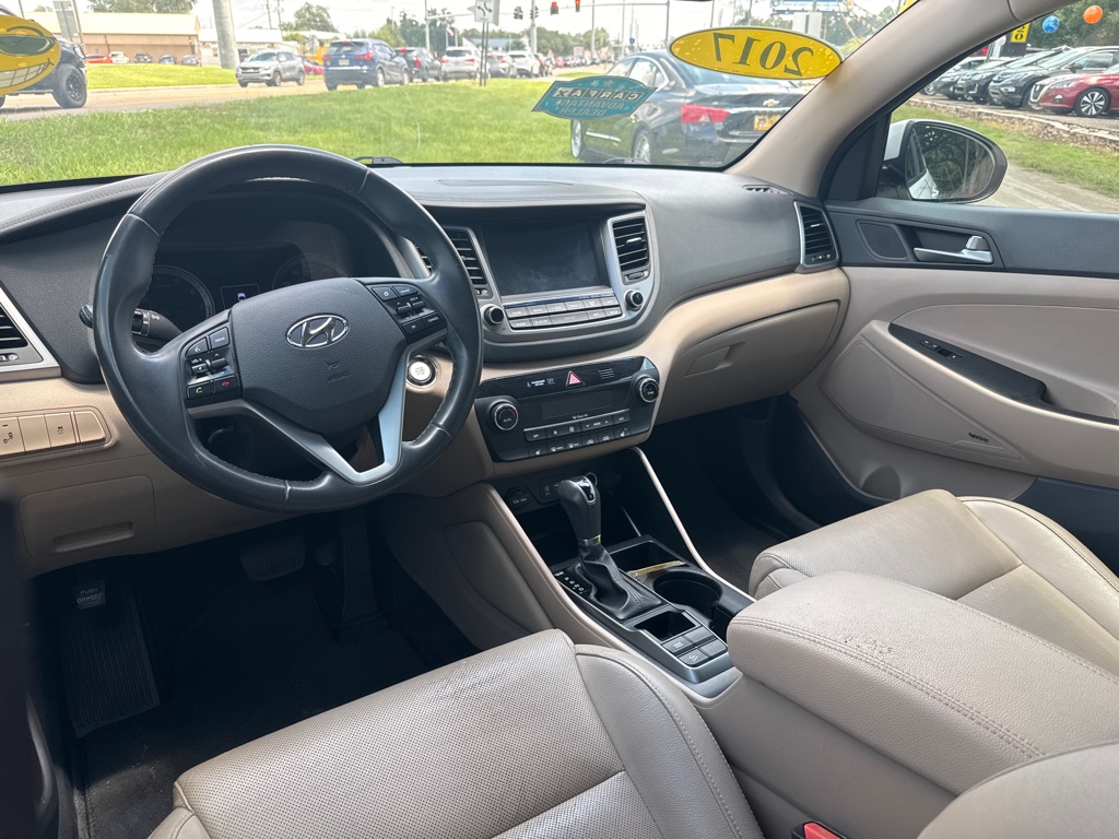 Photo 18 of this HYUNDAI TUCSON