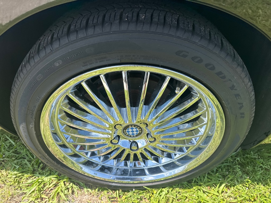 Photo 9 of this CHEVROLET IMPALA