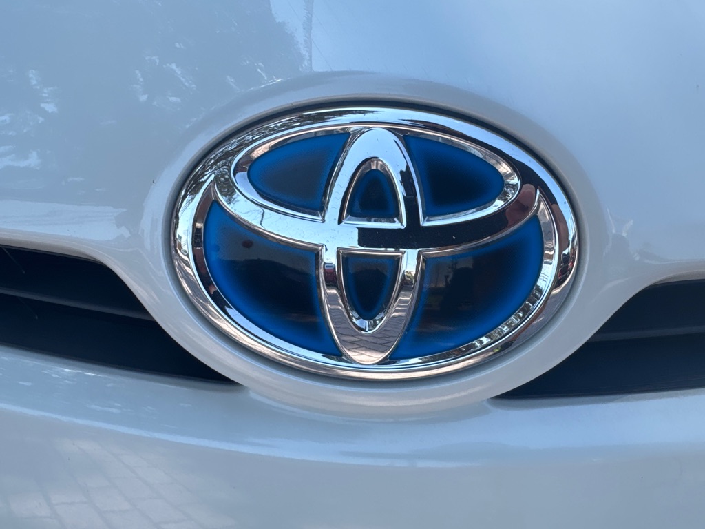 Photo 32 of this TOYOTA PRIUS