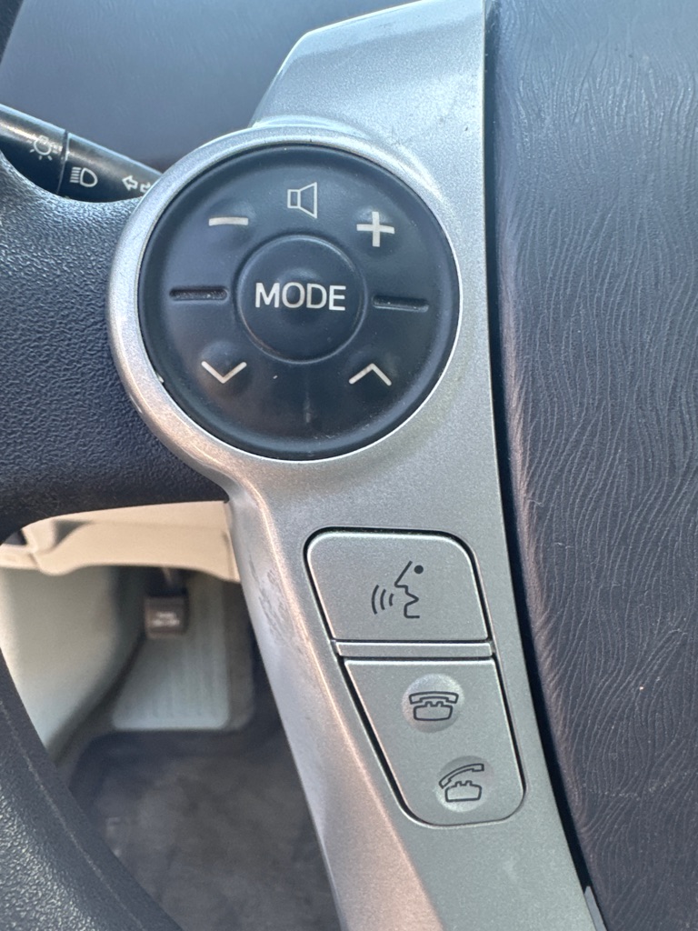 Photo 27 of this TOYOTA PRIUS