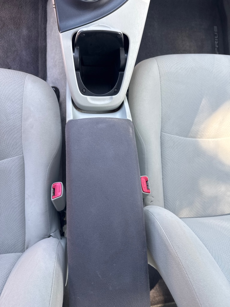 Photo 29 of this TOYOTA PRIUS