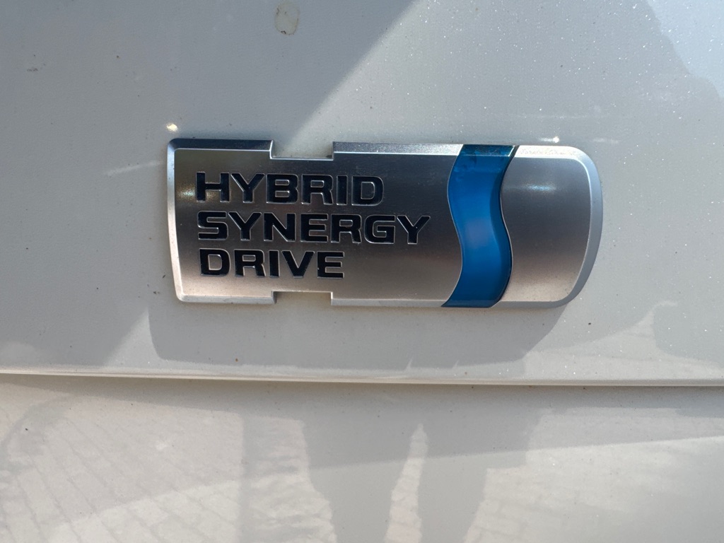 Photo 31 of this TOYOTA PRIUS