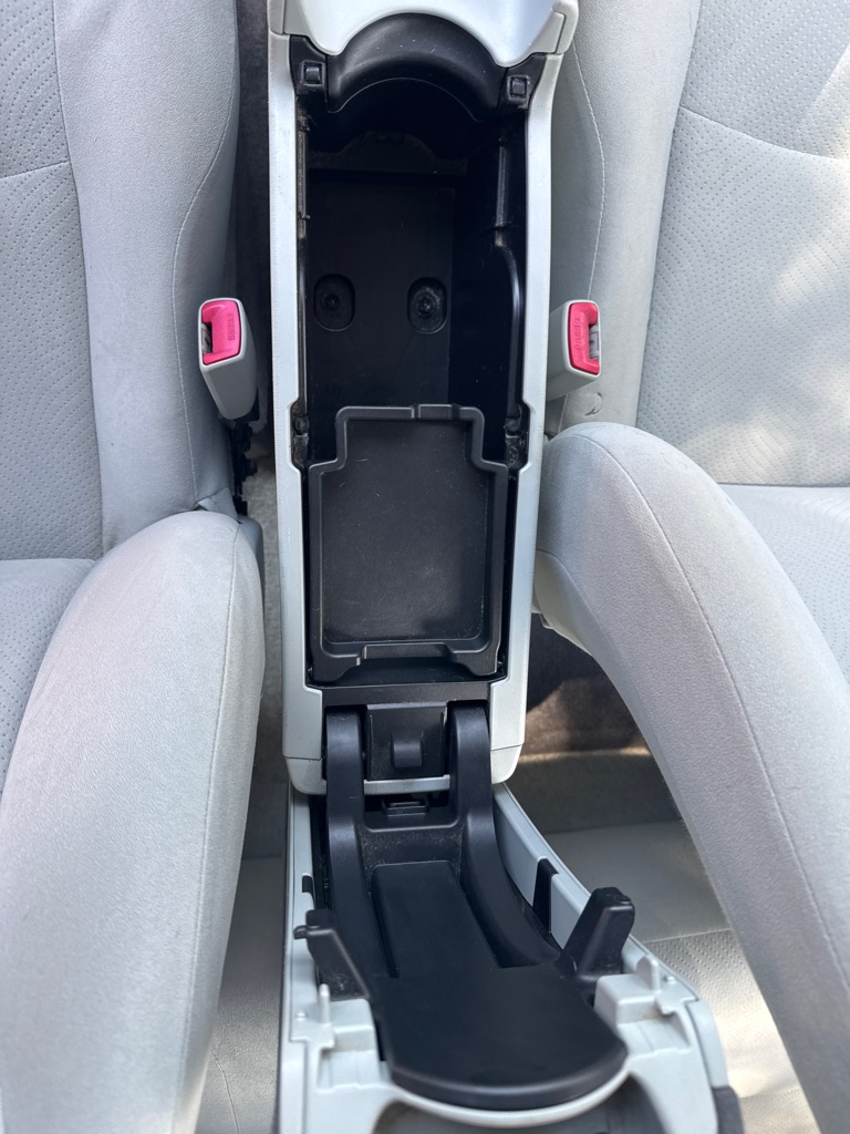 Photo 30 of this TOYOTA PRIUS