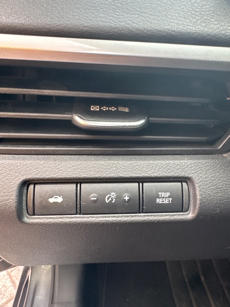 Photo 27 of this NISSAN ALTIMA