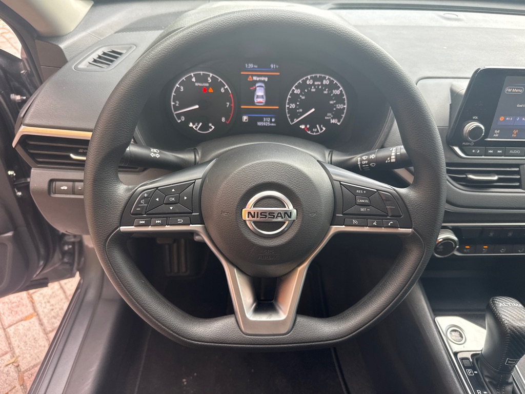 Photo 21 of this NISSAN ALTIMA