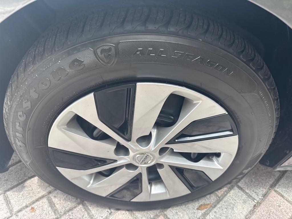 Photo 11 of this NISSAN ALTIMA