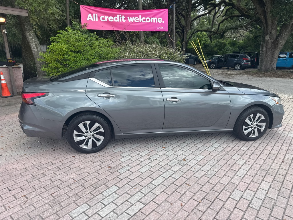 Photo 8 of this NISSAN ALTIMA
