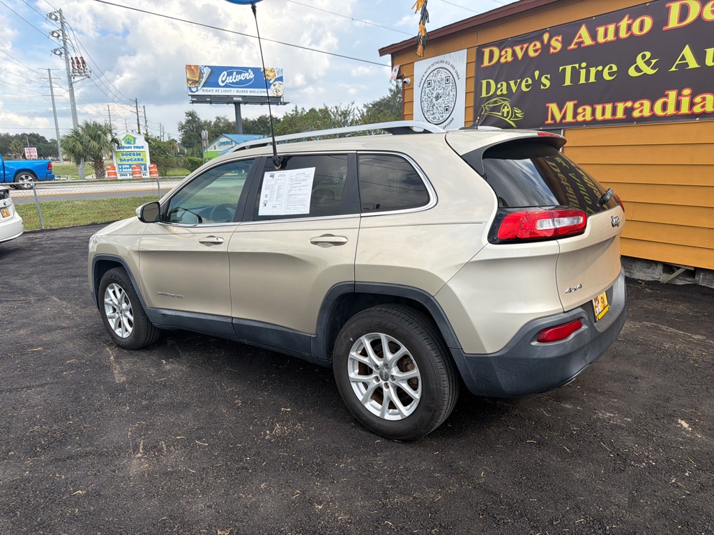 Photo 6 of this JEEP CHEROKEE