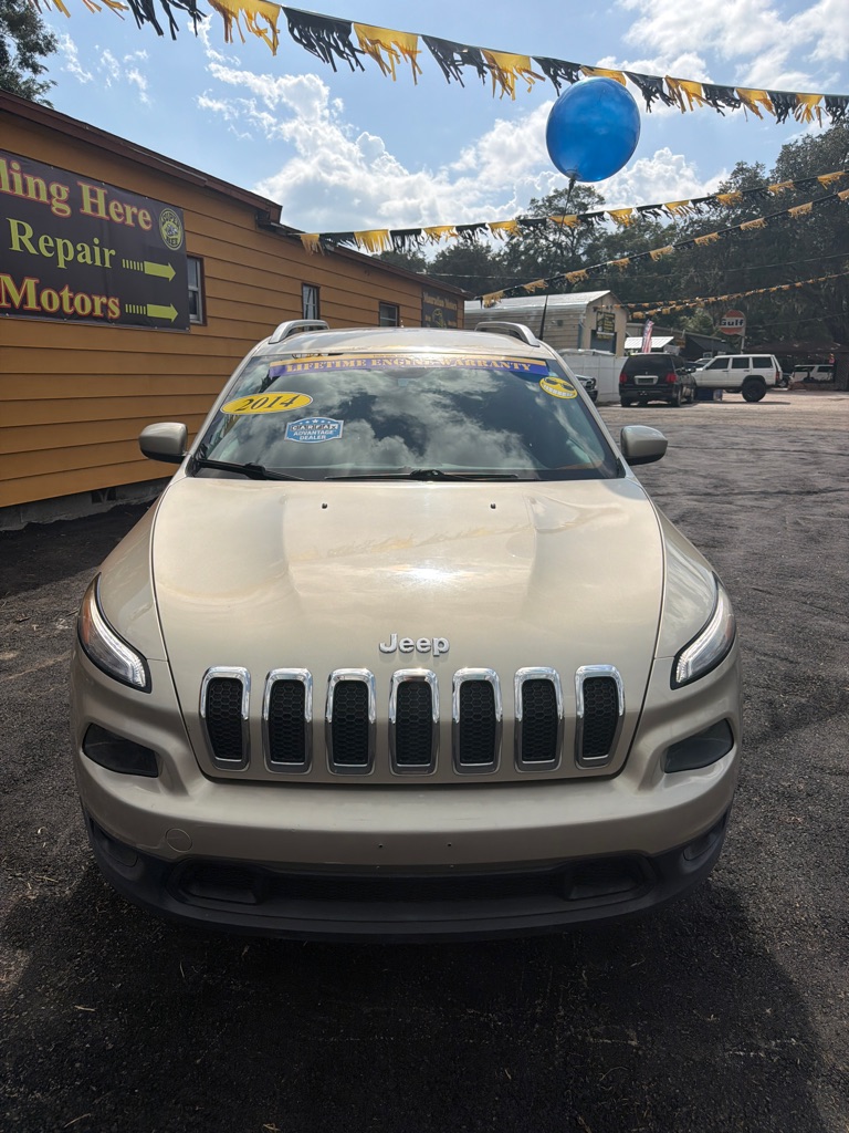 Photo 2 of this JEEP CHEROKEE