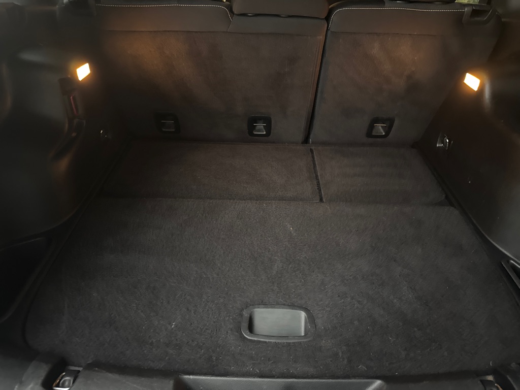 Photo 31 of this JEEP CHEROKEE