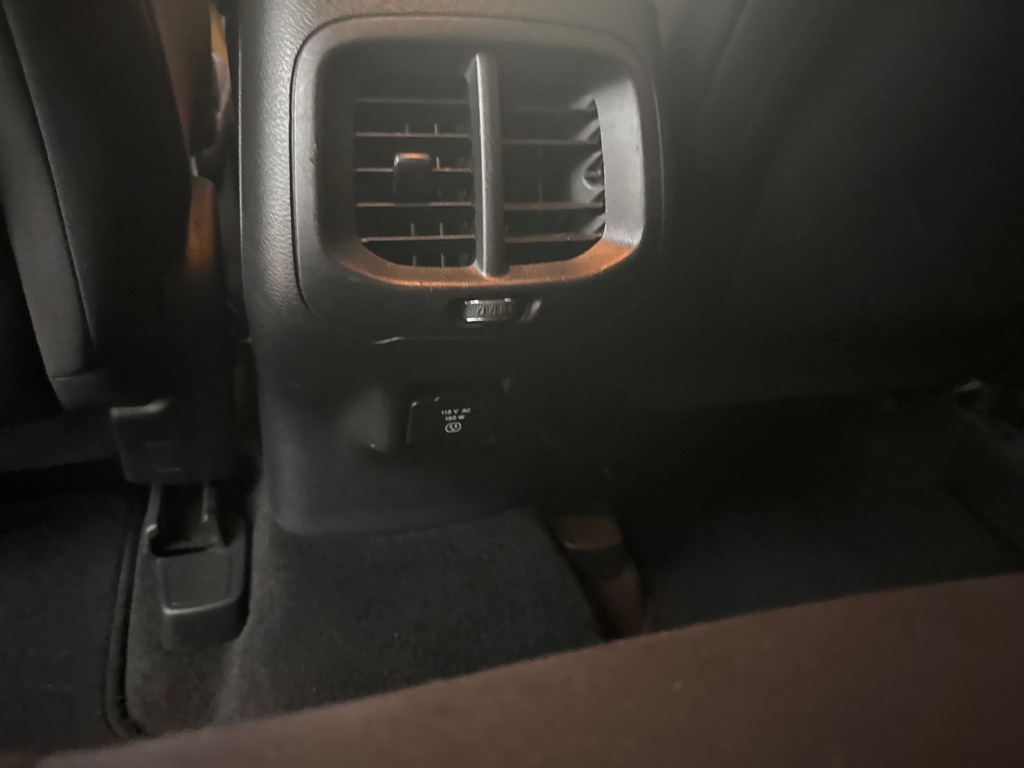 Photo 14 of this JEEP CHEROKEE