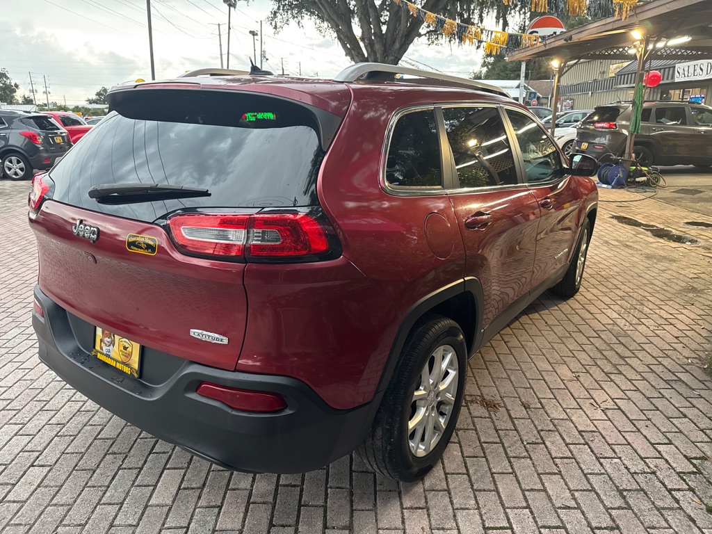 Photo 7 of this JEEP CHEROKEE