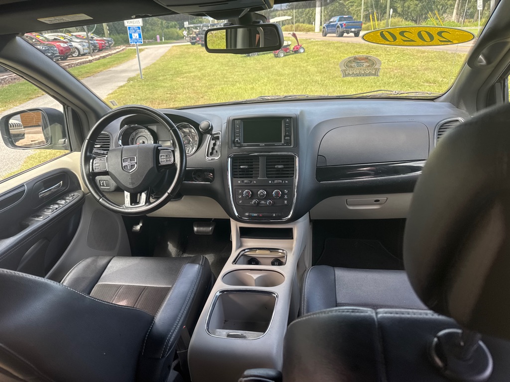 Photo 17 of this DODGE GRAND CARAVAN