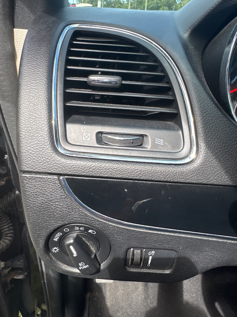Photo 21 of this DODGE GRAND CARAVAN