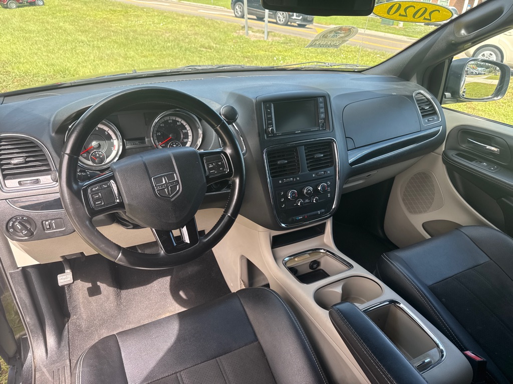 Photo 18 of this DODGE GRAND CARAVAN