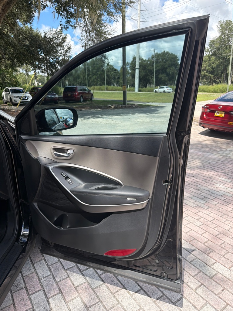 Photo 10 of this HYUNDAI SANTA FE SPORT
