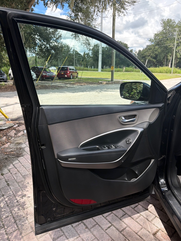 Photo 16 of this HYUNDAI SANTA FE SPORT