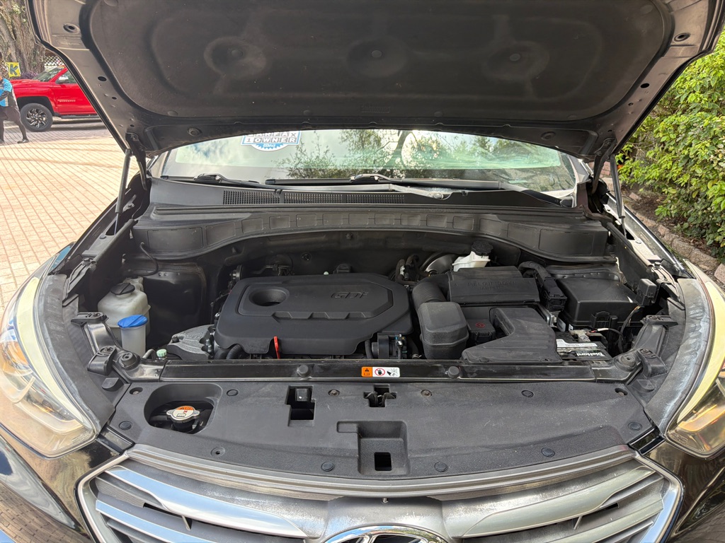 Photo 28 of this HYUNDAI SANTA FE SPORT