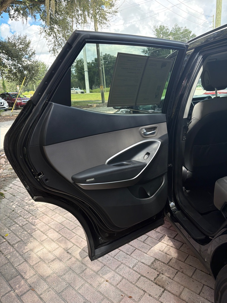 Photo 14 of this HYUNDAI SANTA FE SPORT