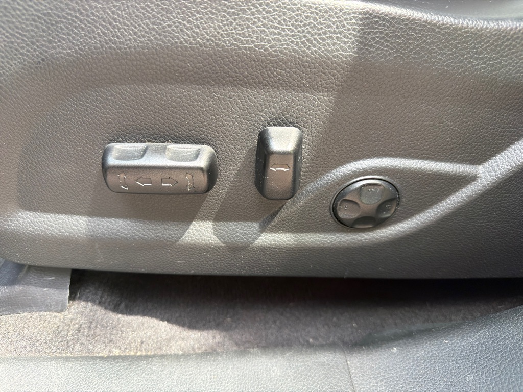 Photo 21 of this HYUNDAI SANTA FE SPORT