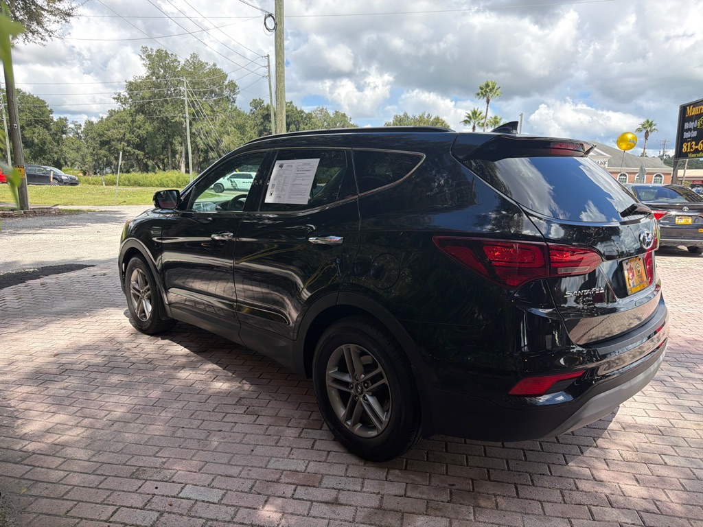 Photo 5 of this HYUNDAI SANTA FE SPORT