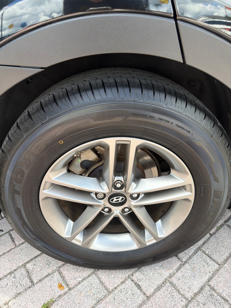 Photo 20 of this HYUNDAI SANTA FE SPORT