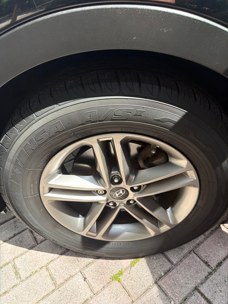 Photo 18 of this HYUNDAI SANTA FE SPORT