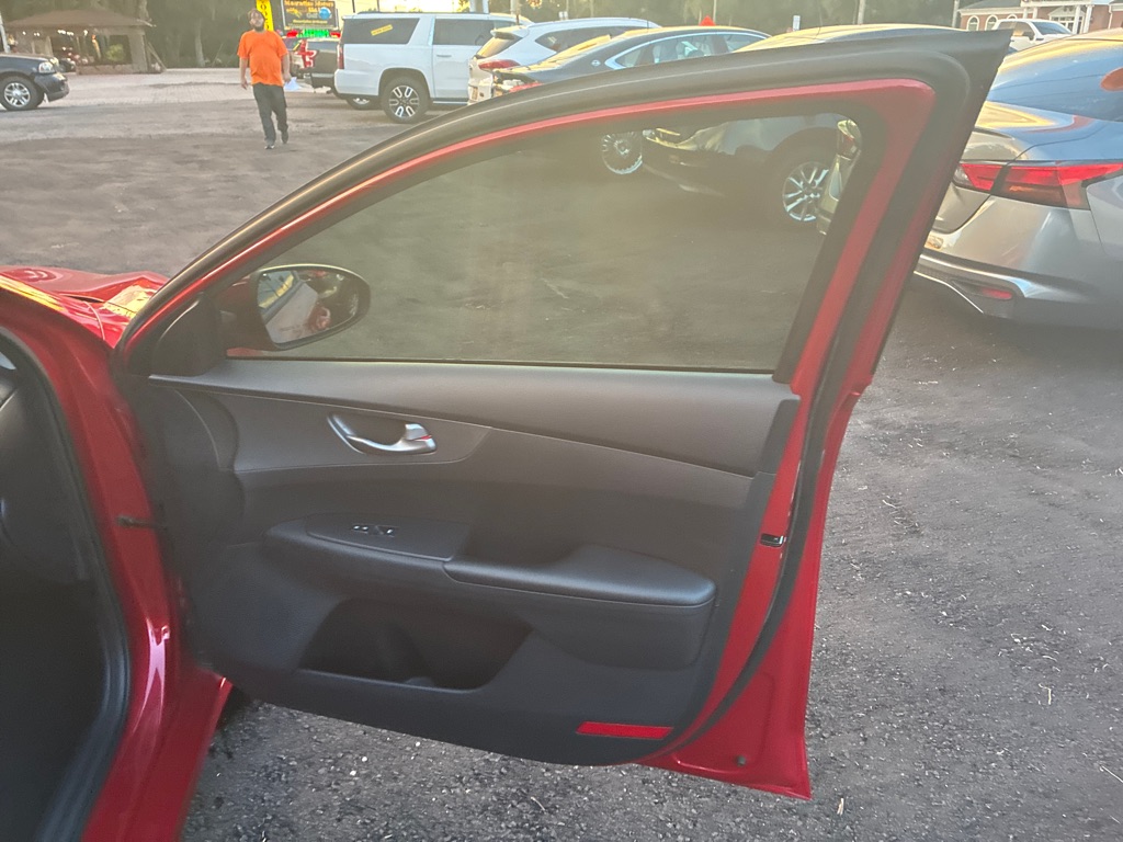 Photo 18 of this KIA FORTE