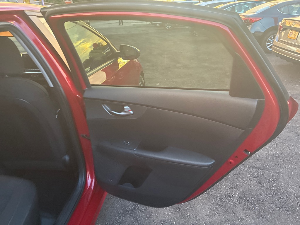 Photo 16 of this KIA FORTE