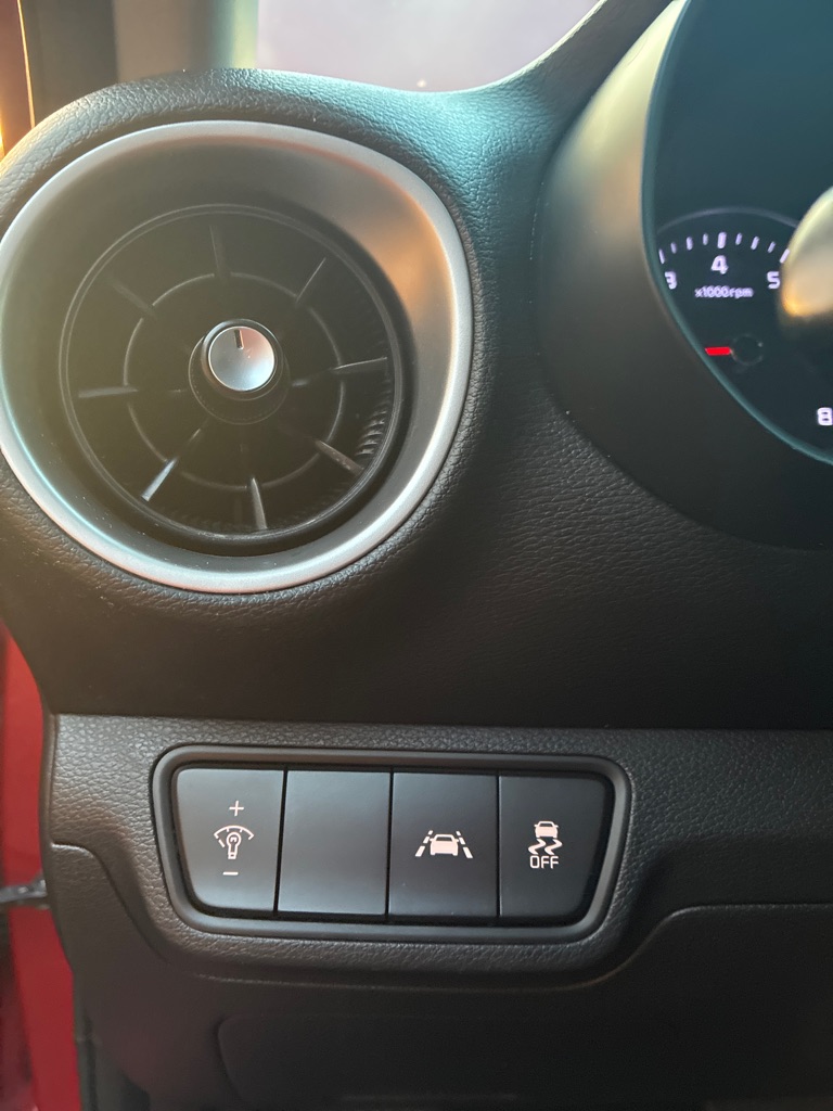 Photo 31 of this KIA FORTE