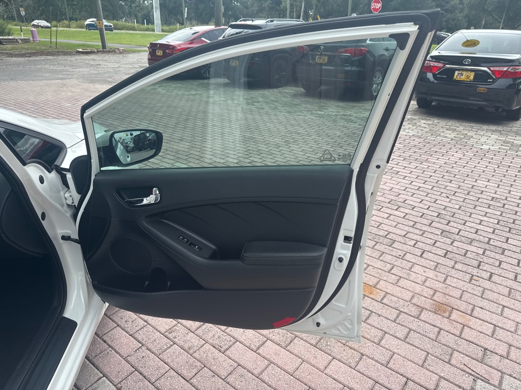 Photo 18 of this KIA FORTE