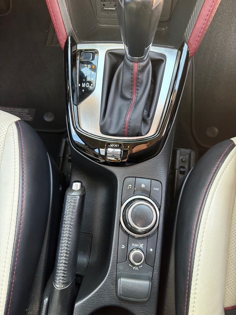 Photo 16 of this MAZDA CX-3