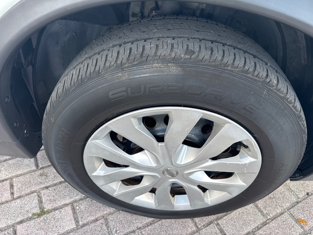 Photo 11 of this NISSAN ROGUE