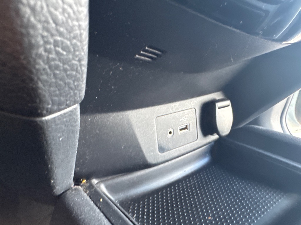 Photo 22 of this NISSAN ROGUE