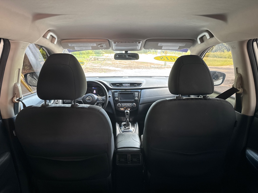Photo 9 of this NISSAN ROGUE