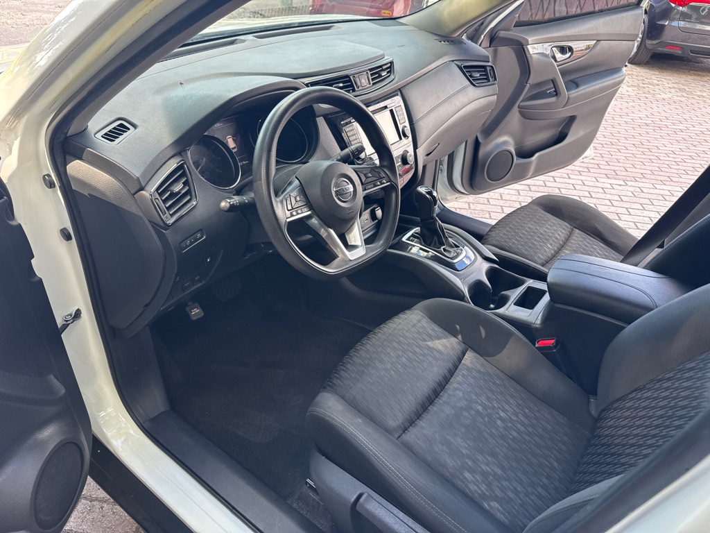 Photo 18 of this NISSAN ROGUE