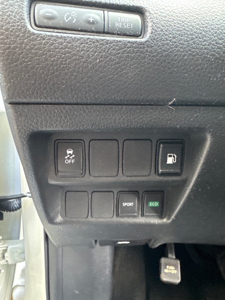 Photo 23 of this NISSAN ROGUE