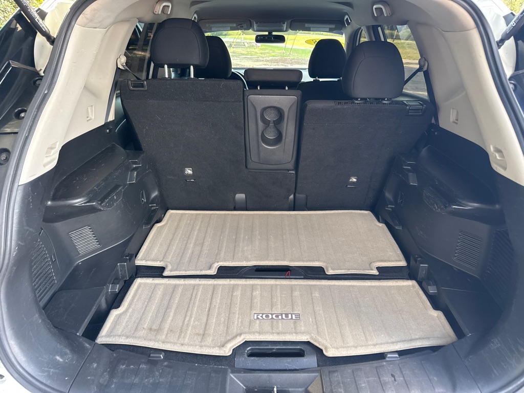 Photo 8 of this NISSAN ROGUE