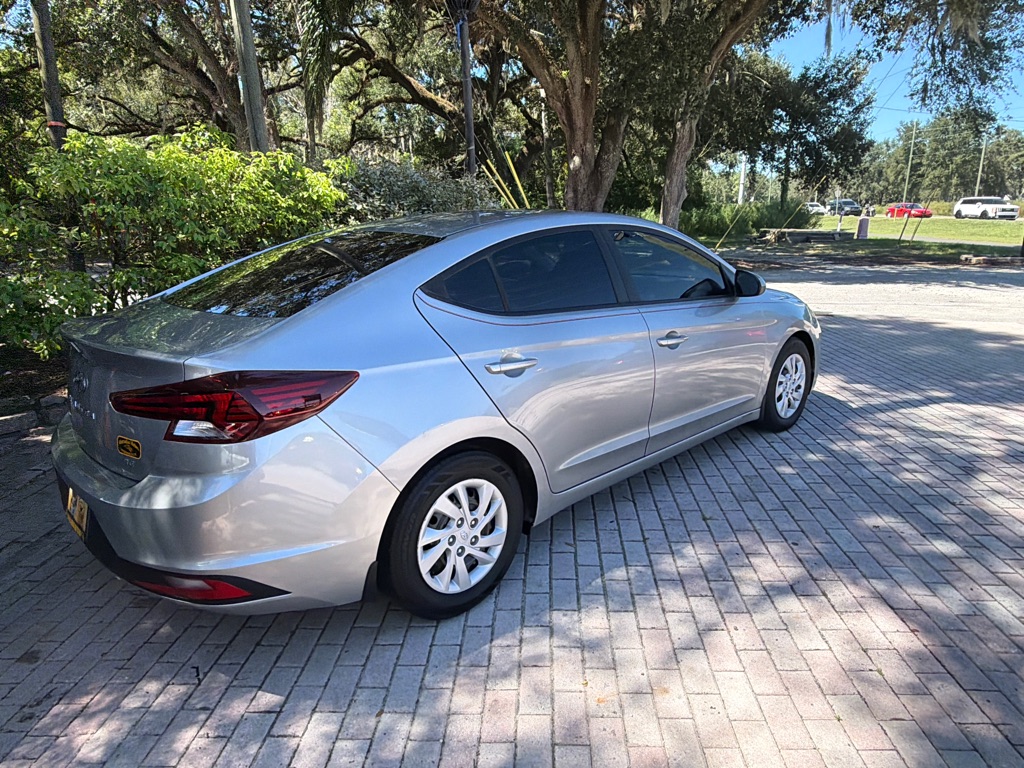 Photo 6 of this HYUNDAI ELANTRA