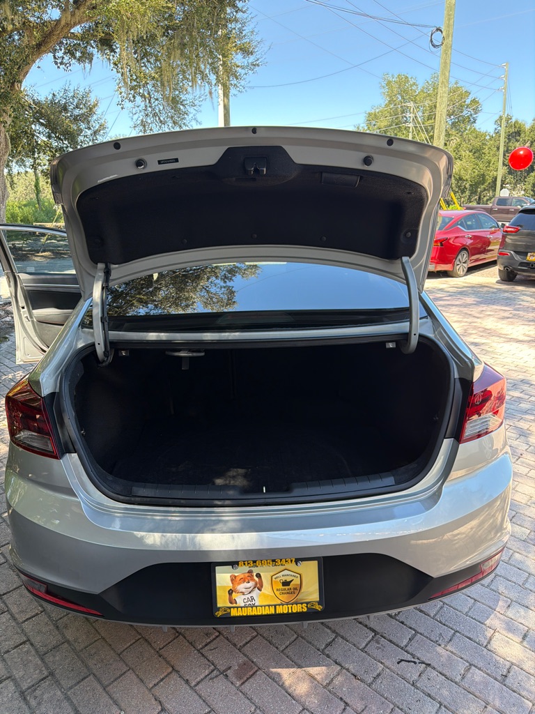 Photo 24 of this HYUNDAI ELANTRA