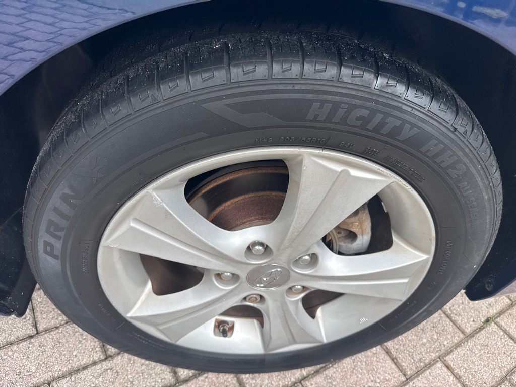 Photo 11 of this HYUNDAI ELANTRA