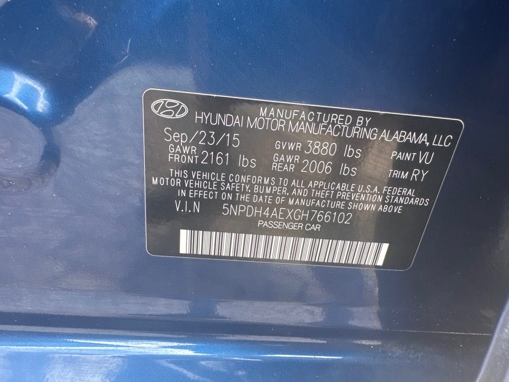 Photo 27 of this HYUNDAI ELANTRA