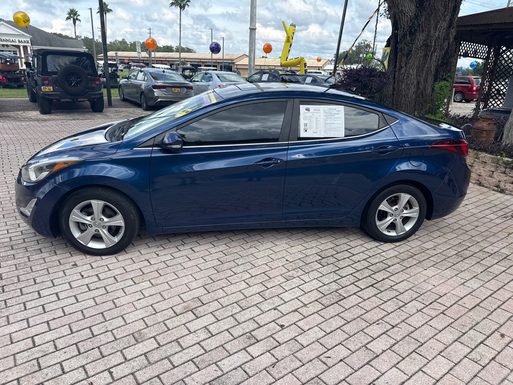 Photo 4 of this HYUNDAI ELANTRA