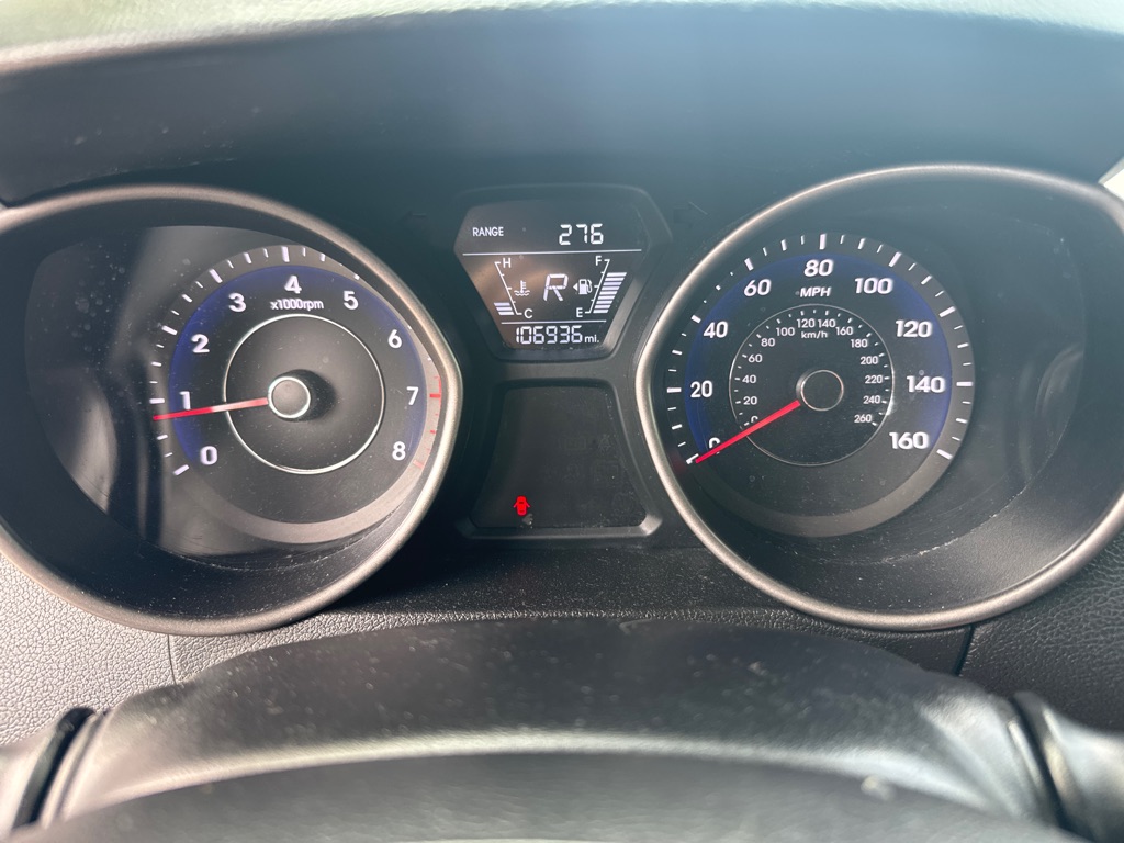 Photo 34 of this HYUNDAI ELANTRA