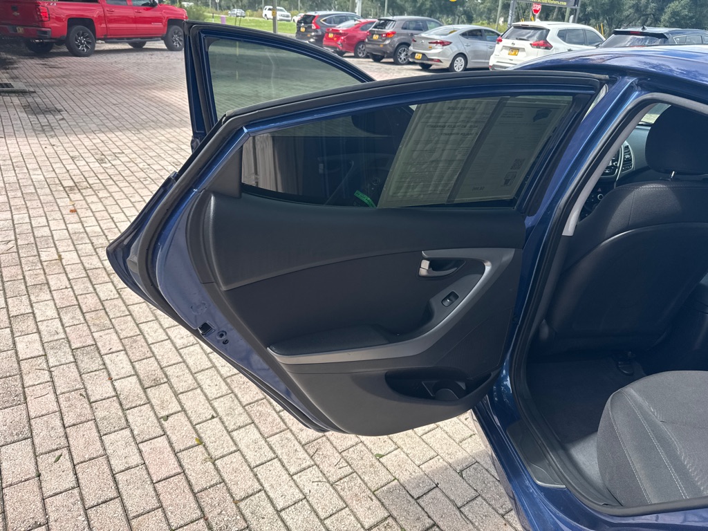 Photo 20 of this HYUNDAI ELANTRA