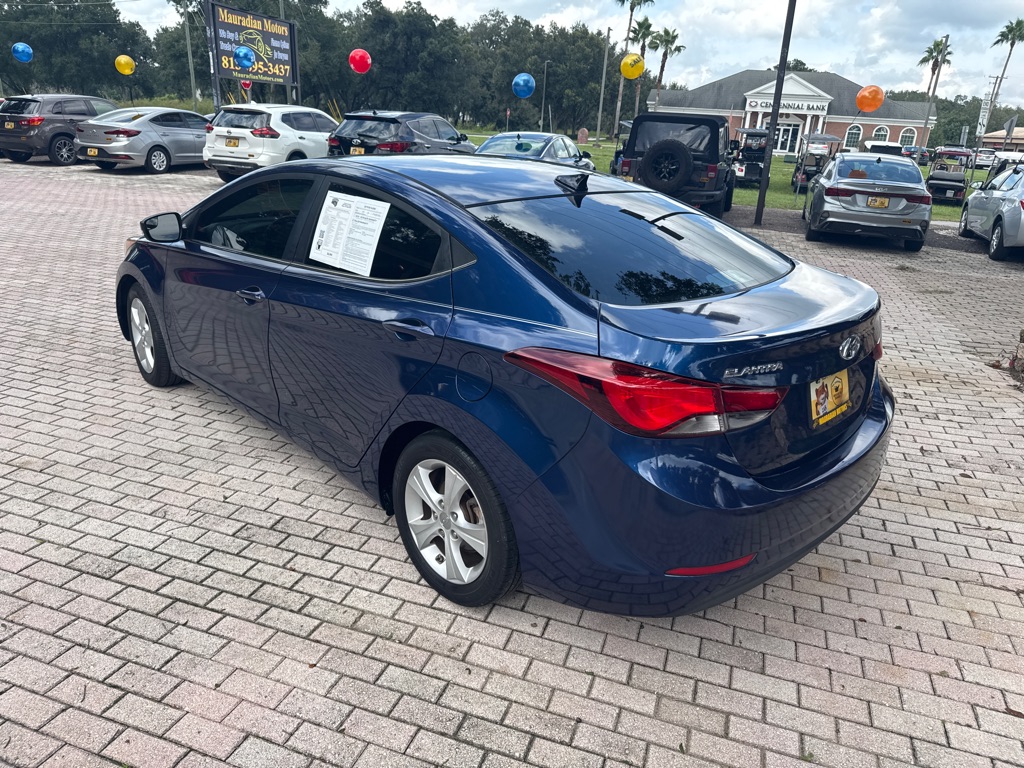 Photo 5 of this HYUNDAI ELANTRA