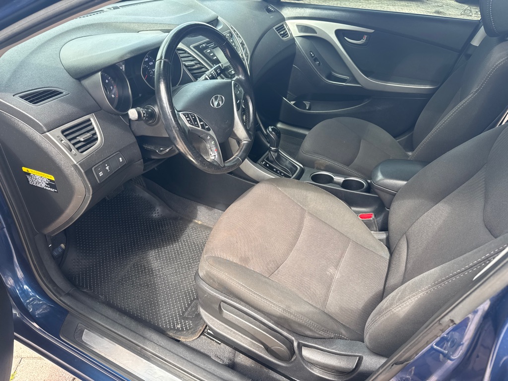 Photo 22 of this HYUNDAI ELANTRA