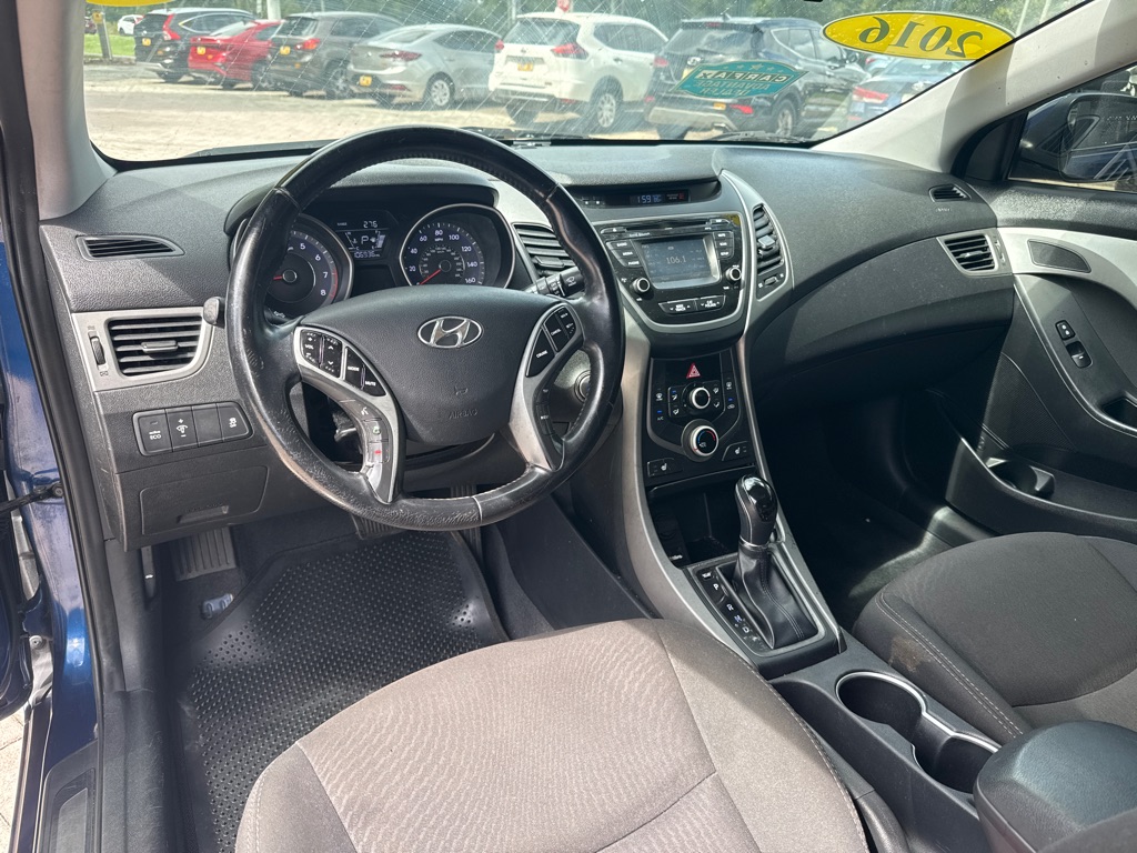 Photo 18 of this HYUNDAI ELANTRA