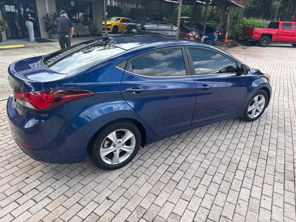 Photo 7 of this HYUNDAI ELANTRA