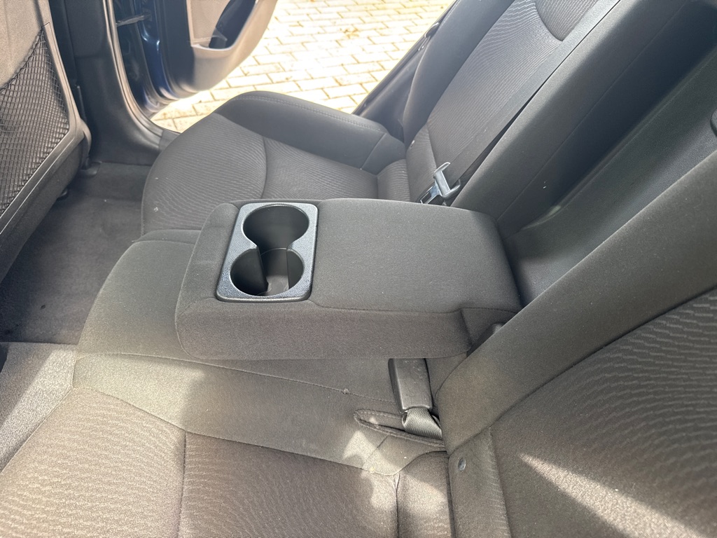 Photo 17 of this HYUNDAI ELANTRA
